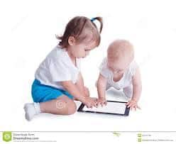 Résultat de recherche d'images pour "photos enfant avec tablette"