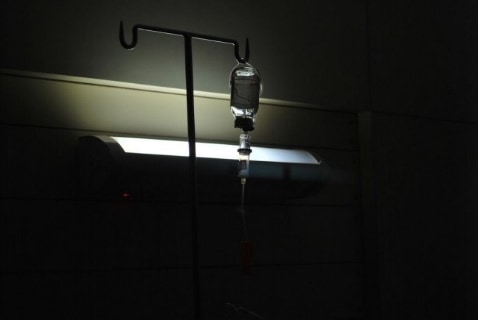 Résultat de recherche d'images pour "travail de nuit aide soignante"