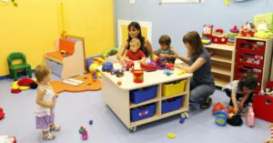 devenir-auxiliaire-puericulture 