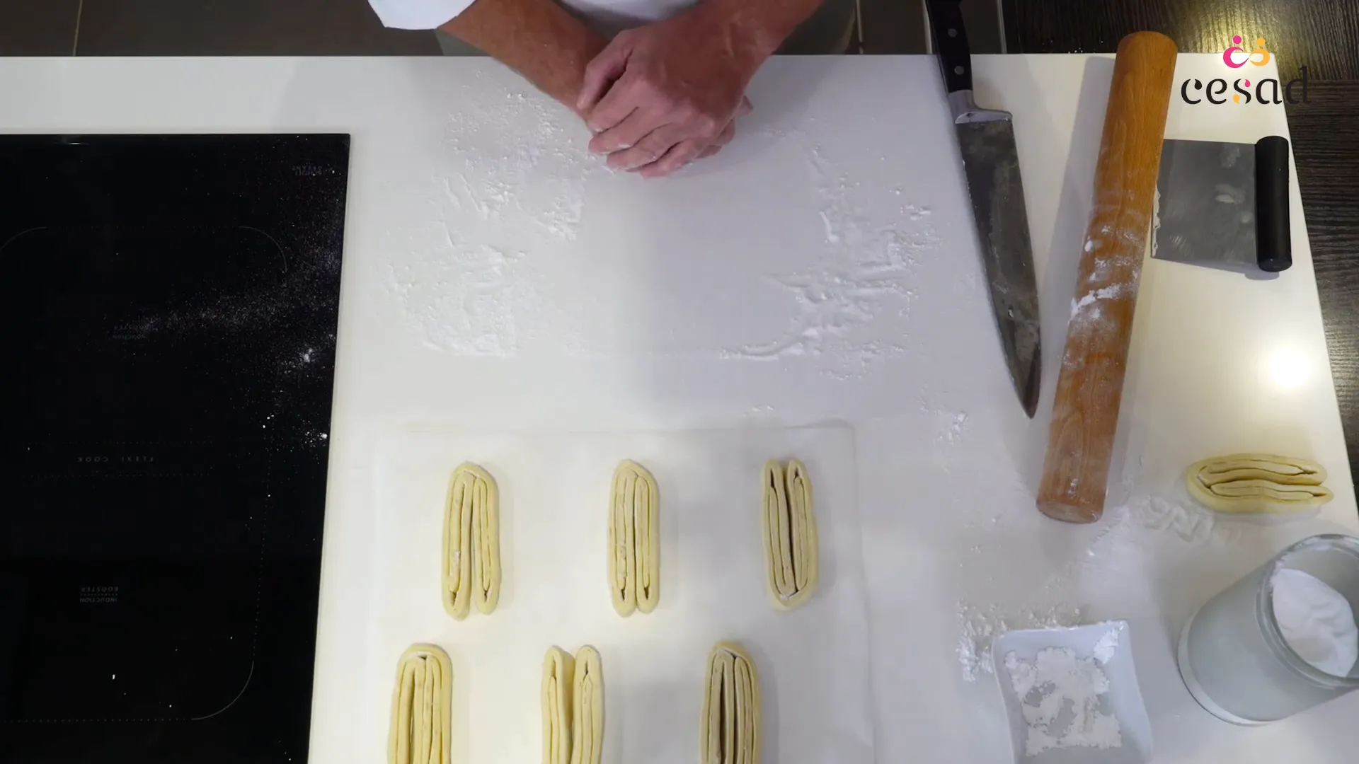 Palmiers refroidissant sur une grille