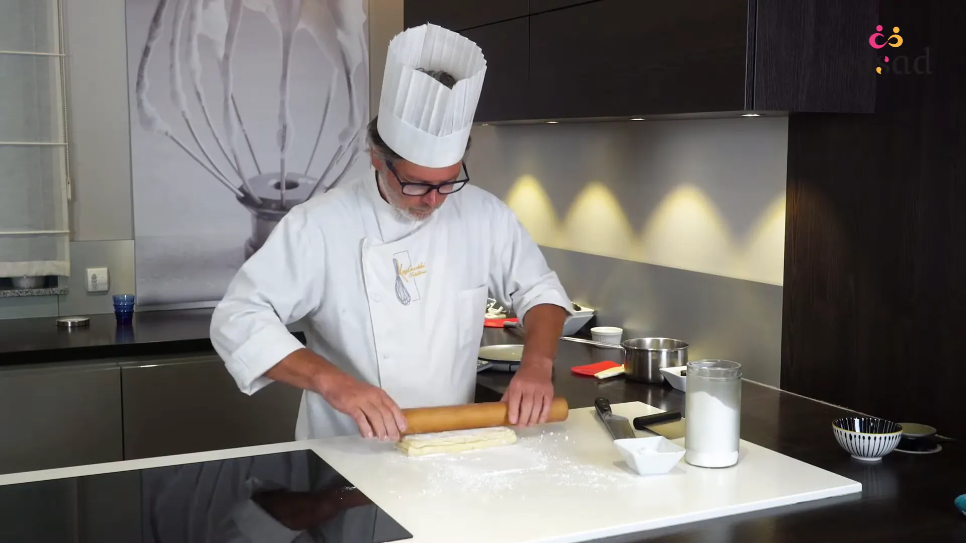 Préparation de la pâte feuilletée pour les palmiers