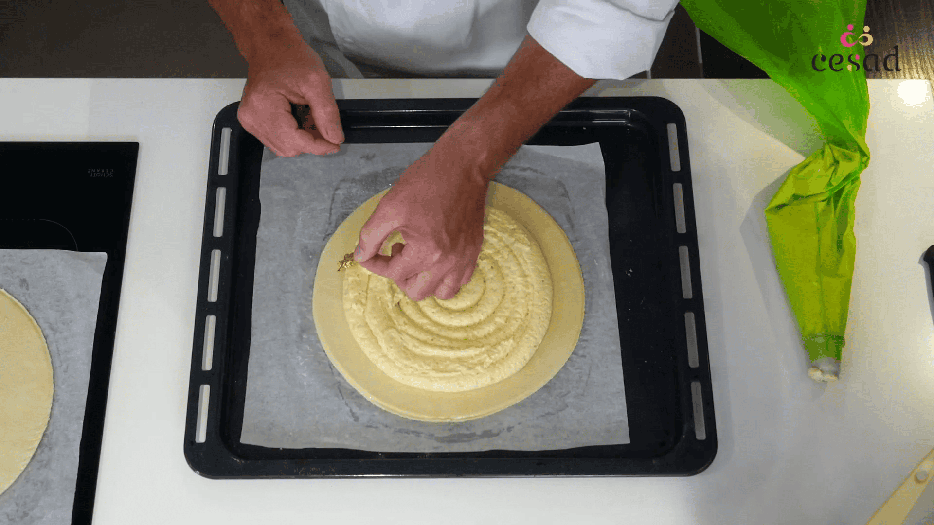 Positionnement de la fève dans la galette