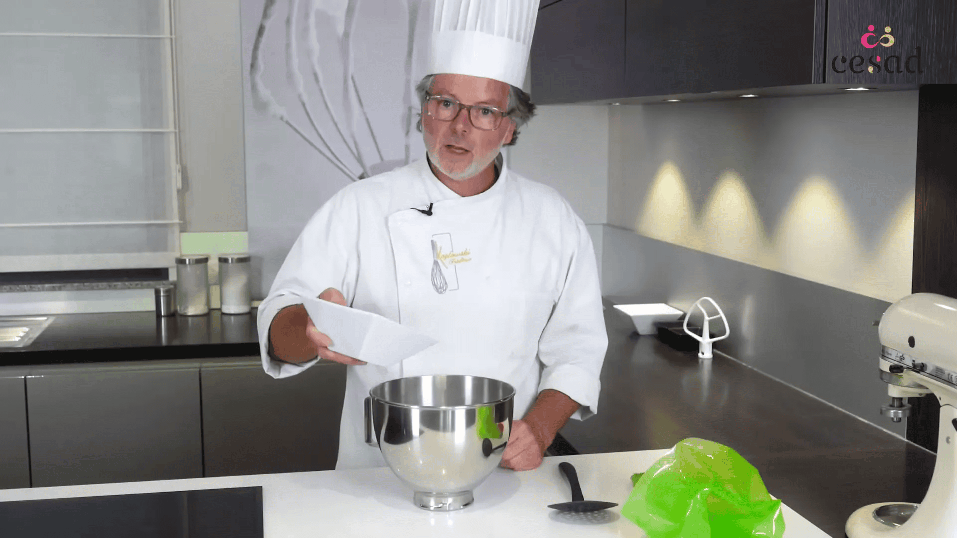 Incorporation du sucre dans la meringue