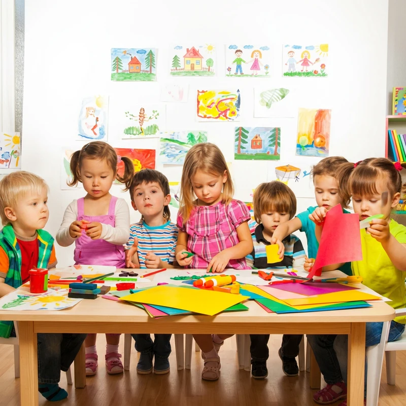 Travailler avec des enfants de maternelle sans aucun diplôme ?