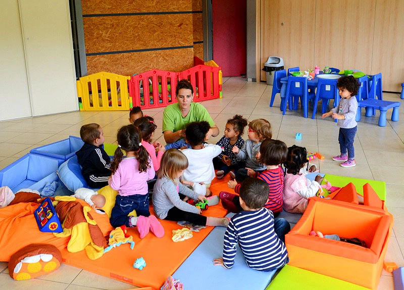 Diplôme pour travailler avec les enfants ?